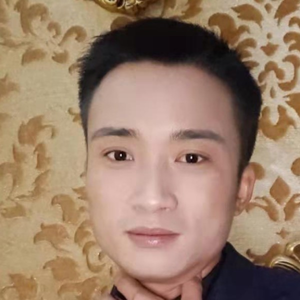 漠然深拥回忆的照片