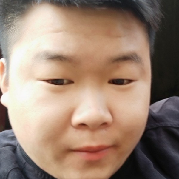 魔噩哭的照片