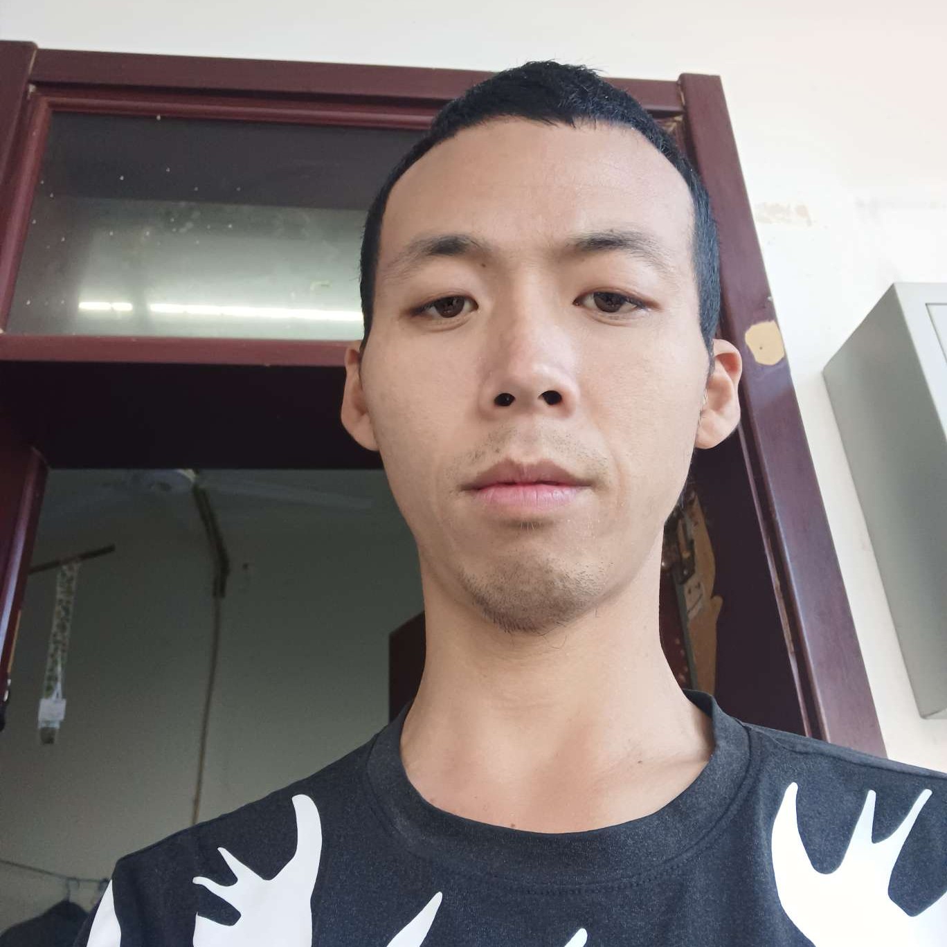 琉璃拿凶狠的照片