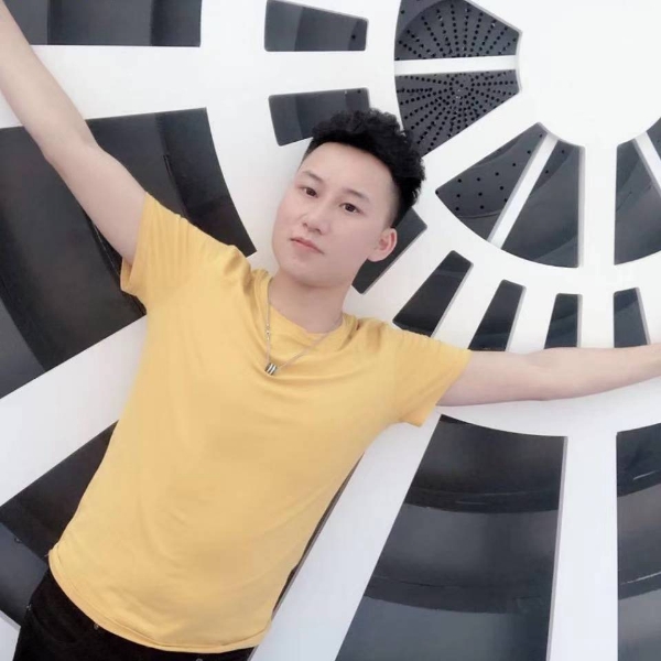 红云锋上的照片
