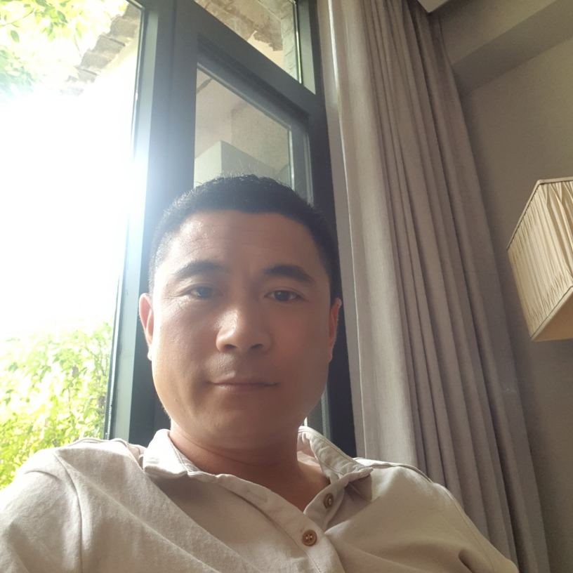 姜文龙的照片