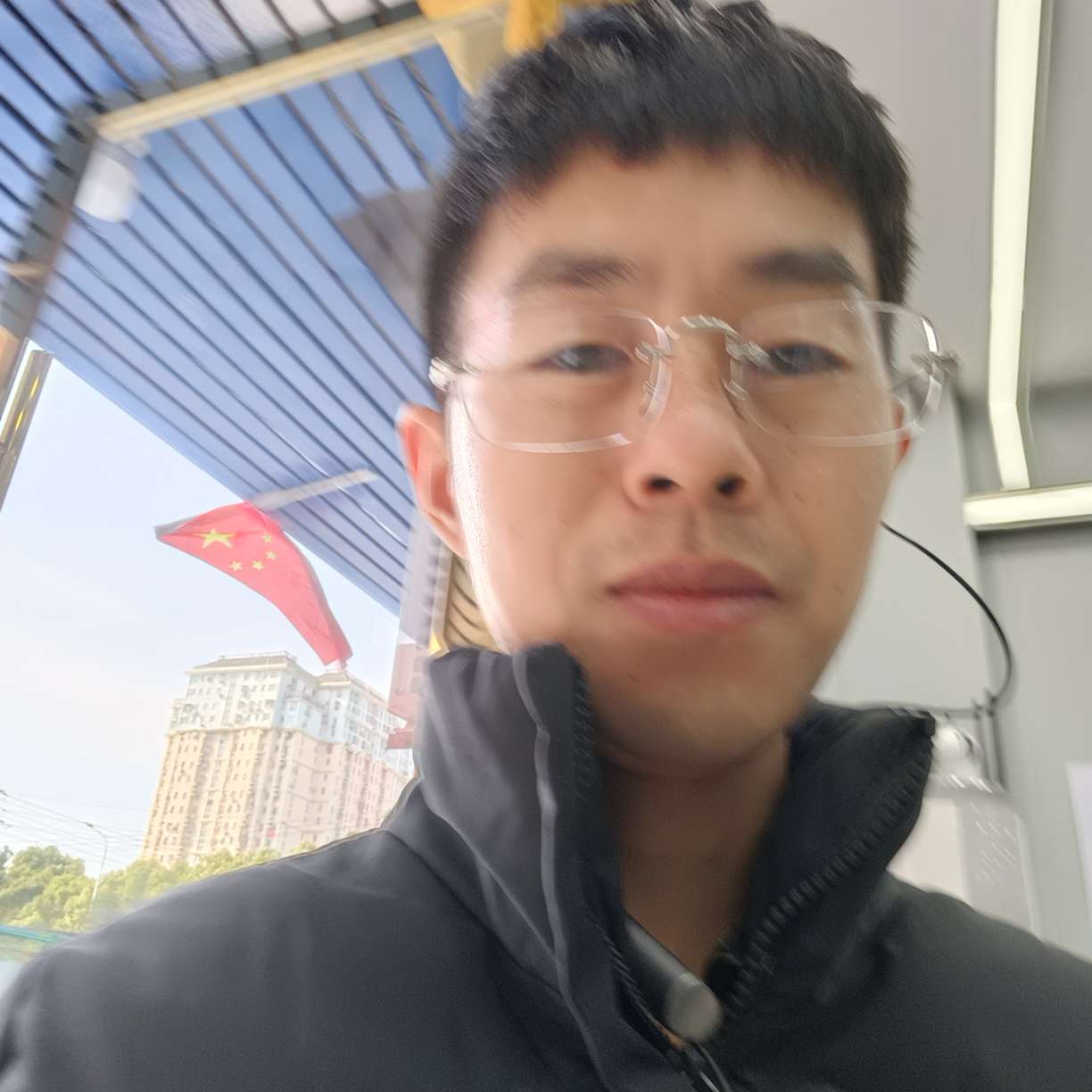 西装说朴素的照片