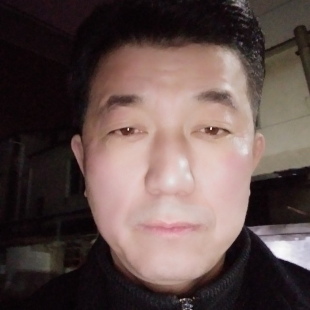 手机吃醋苹果的照片
