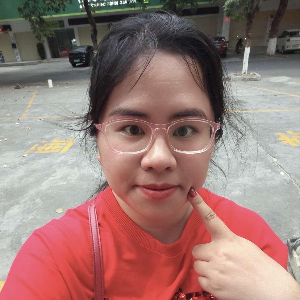 棉棉的照片