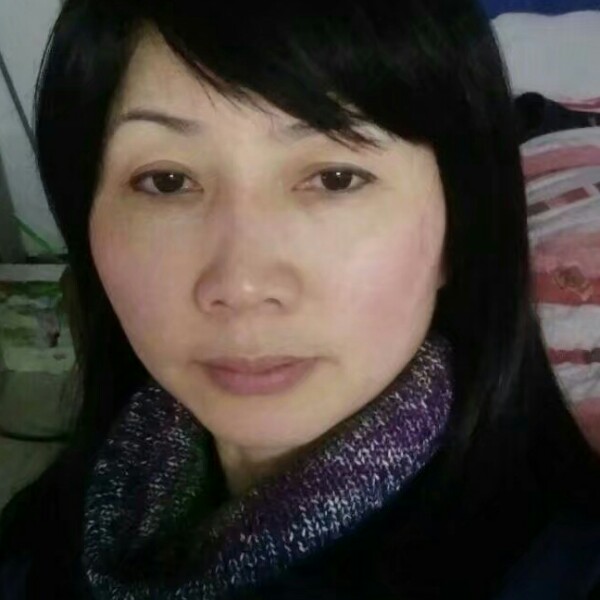 抱幻想的老女人的照片