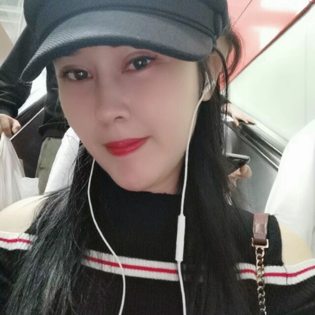 秀发恬静的照片