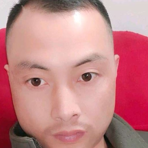 服饰方黯然的照片