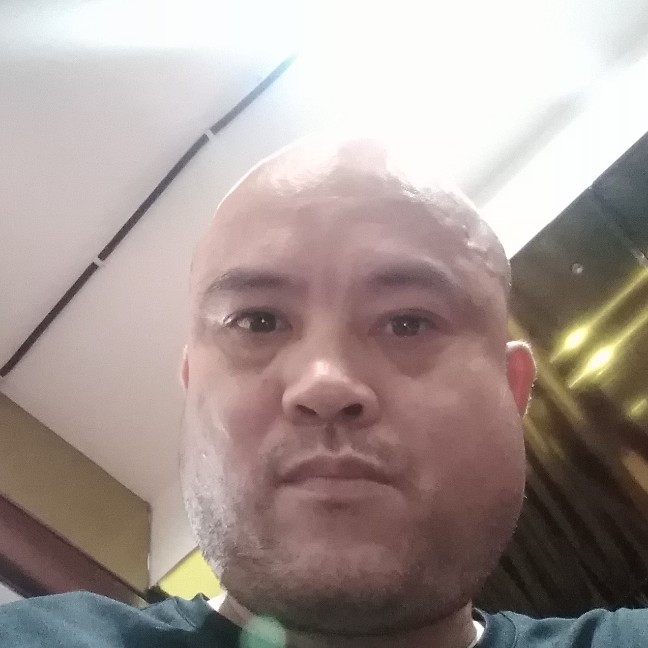 聪明挽手世界的照片