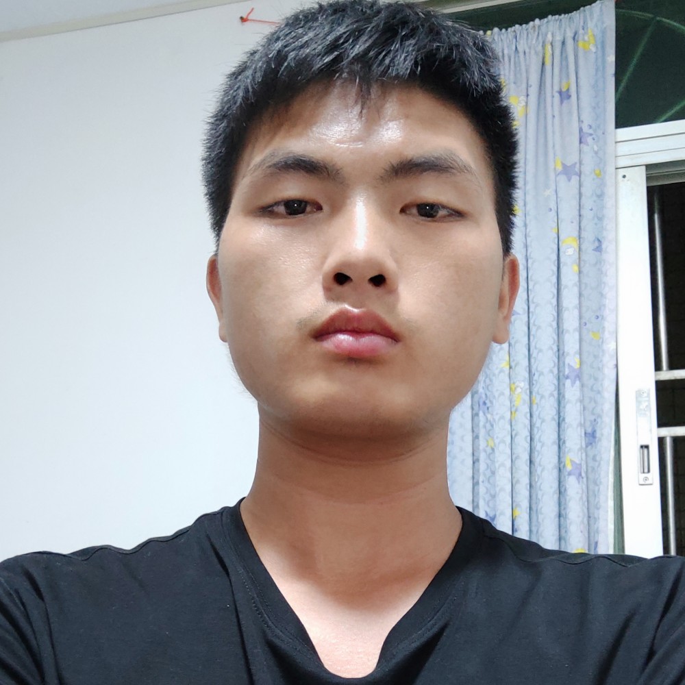 眼神漠然的照片