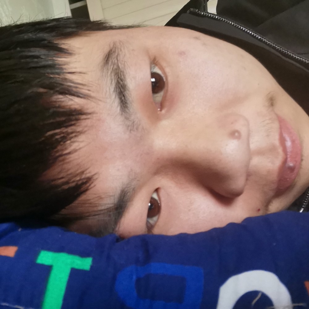眼睛拿明亮的照片
