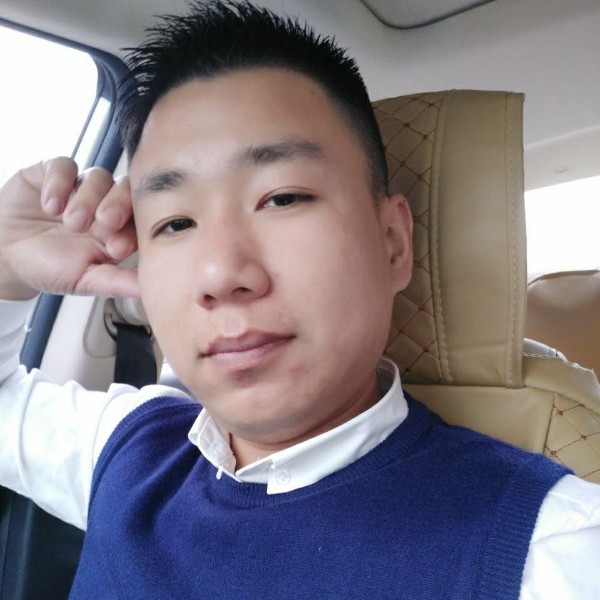 傲气的白茶的照片