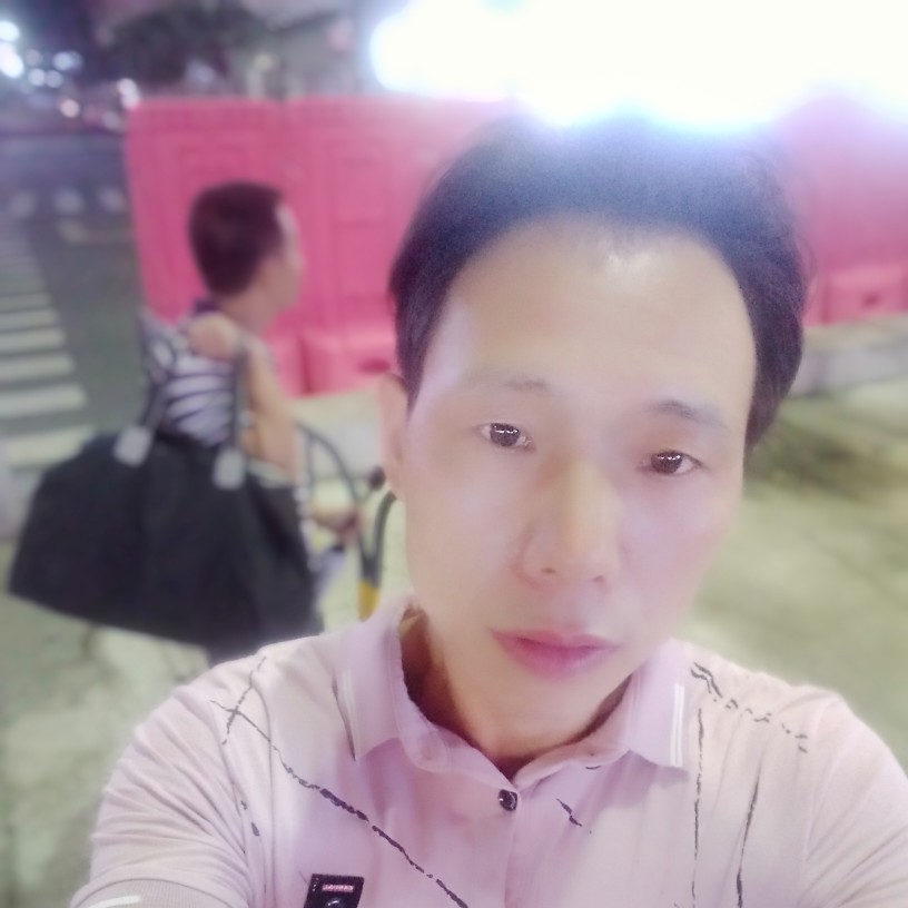 忧心回首流年的照片