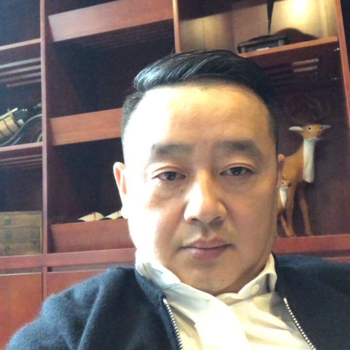 天边的一朵云彩的照片