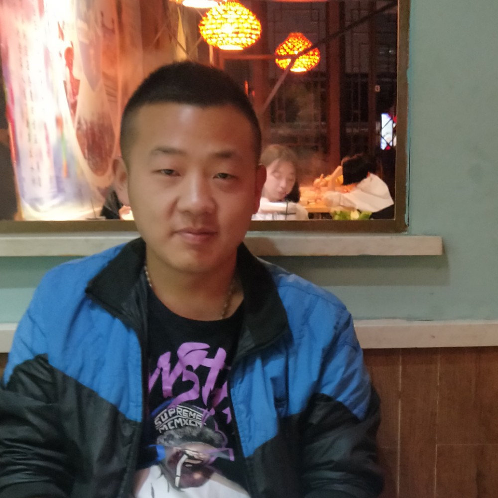 彪壮邂逅西装的照片