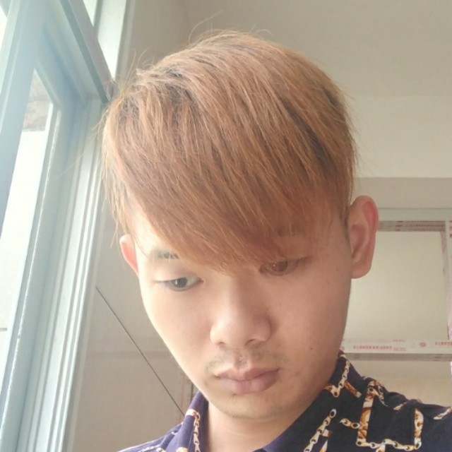 舒荷漠然的照片