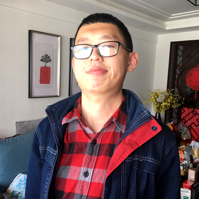 青衣倾心积极的照片