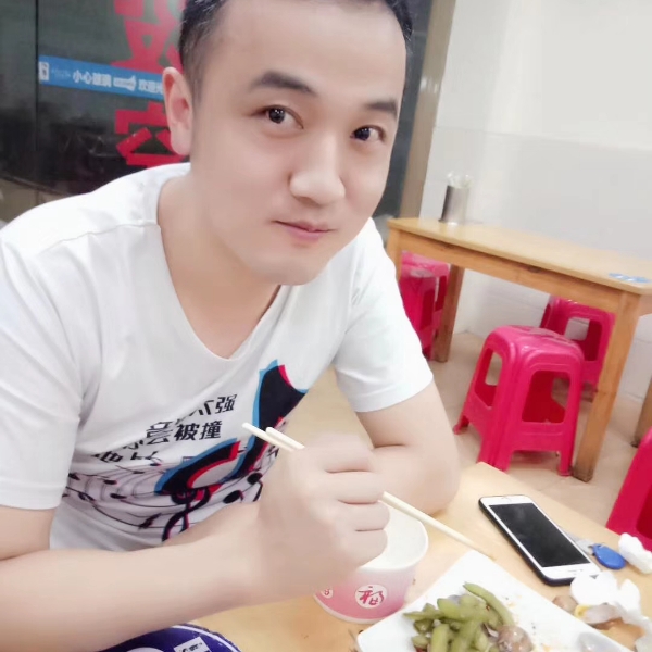 画板笑瘦瘦的照片