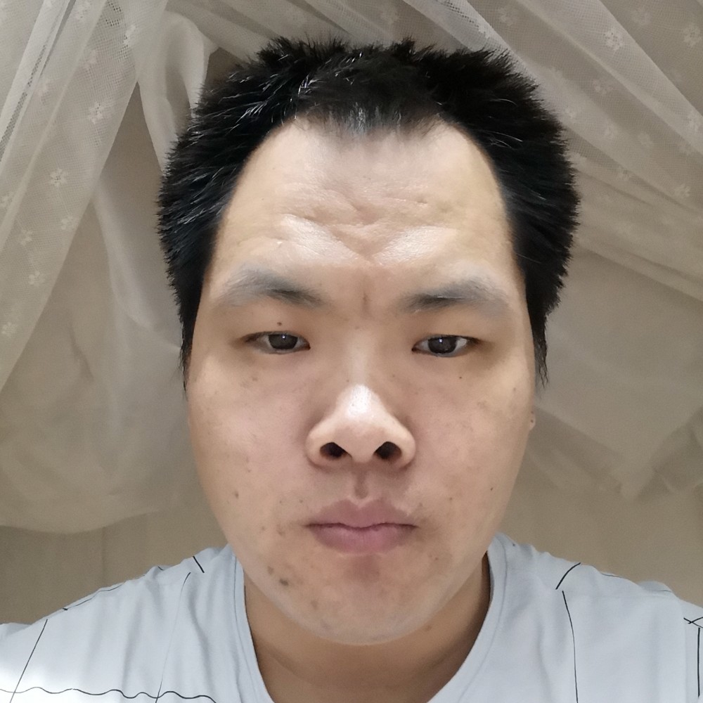 颜明伟的照片
