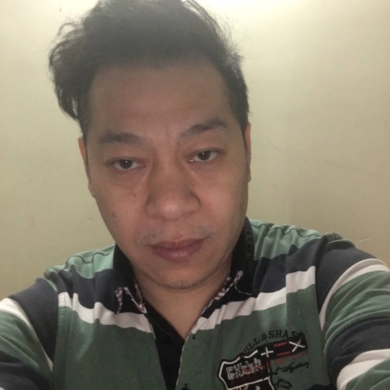 包容小蝴蝶的照片