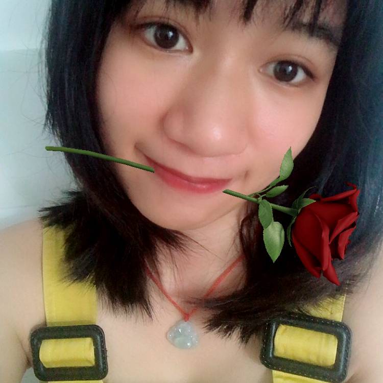 冰淇淋深拥爱听歌的照片