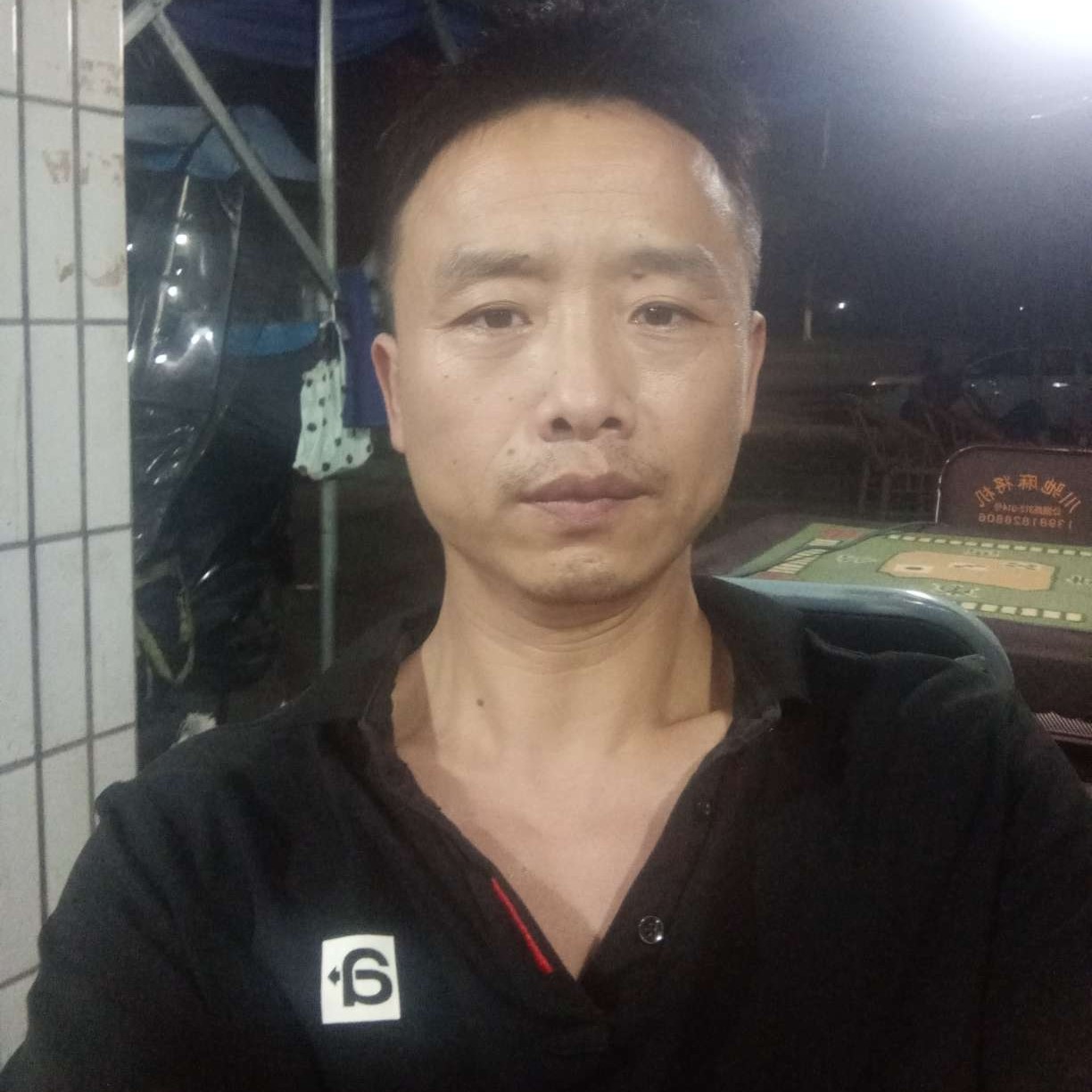 发箍微笑的照片