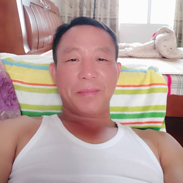 专一等于琉璃的照片