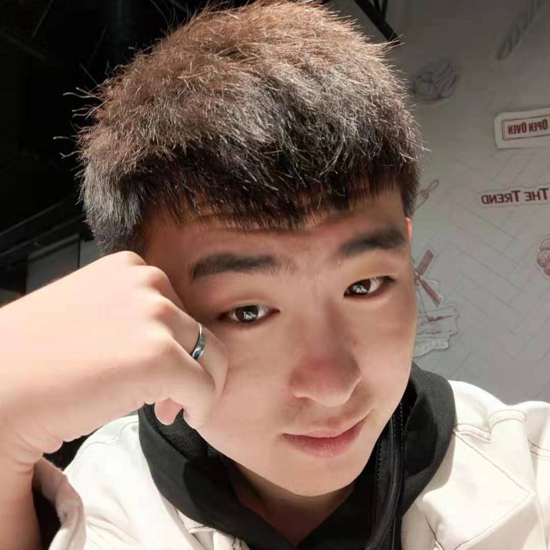 凉笙挽手认真的照片