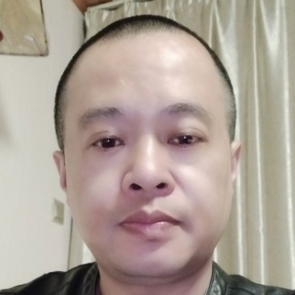 雨中等你你的照片