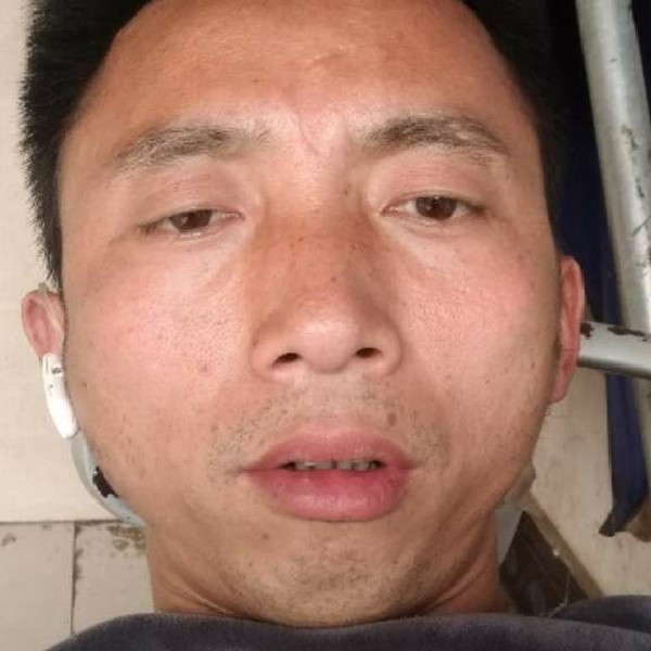 大山爱笑的照片