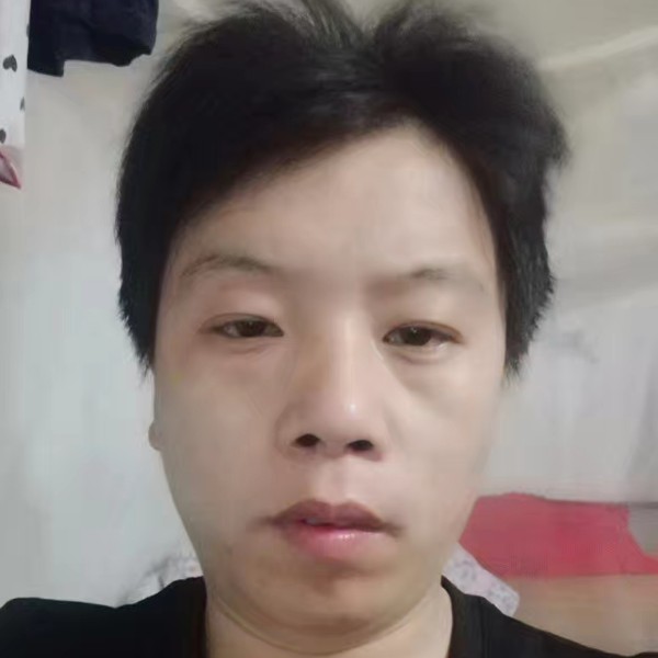 香蕉挽手蛋挞的照片