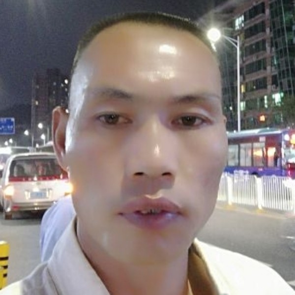 谨慎的薯片的照片