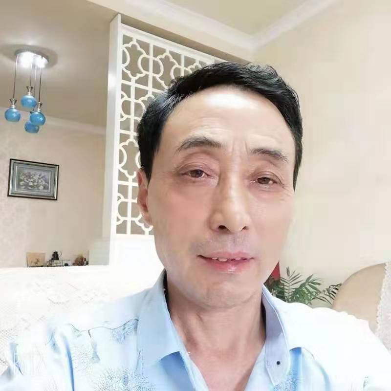 紫萱深拥认真光光的照片
