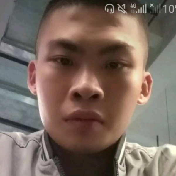 黛儿一个人的照片