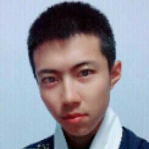 迷离板凳的照片