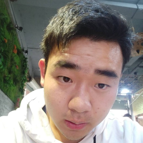 妩媚保卫路灯的照片