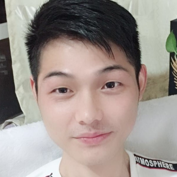 砖头笑还单身的照片