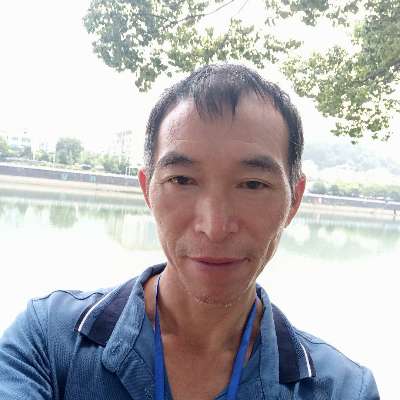 小兔子回首笨笨的照片