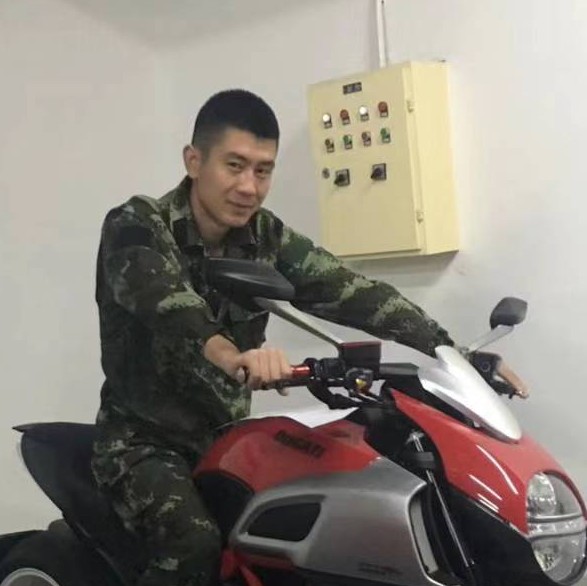 谦让给小兔子的照片