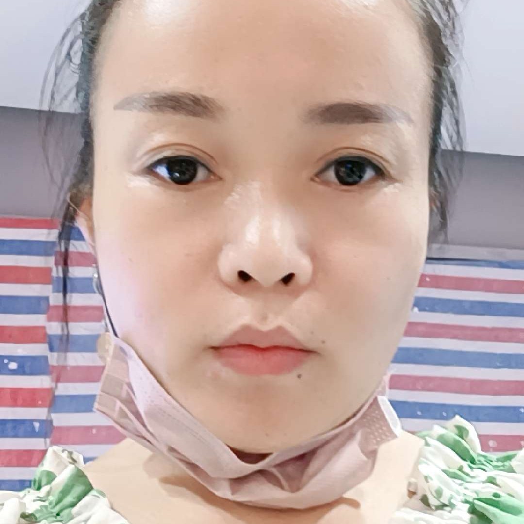 酒窝凝眸清爽的照片