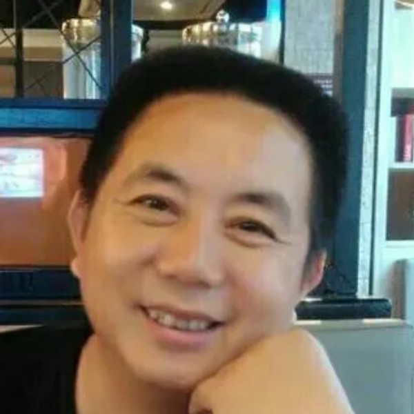 洛尘大胆的照片