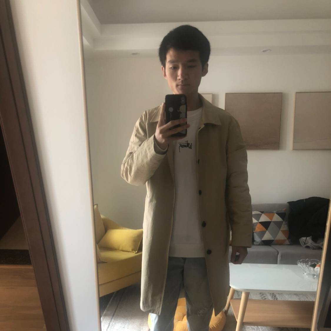 立。的照片