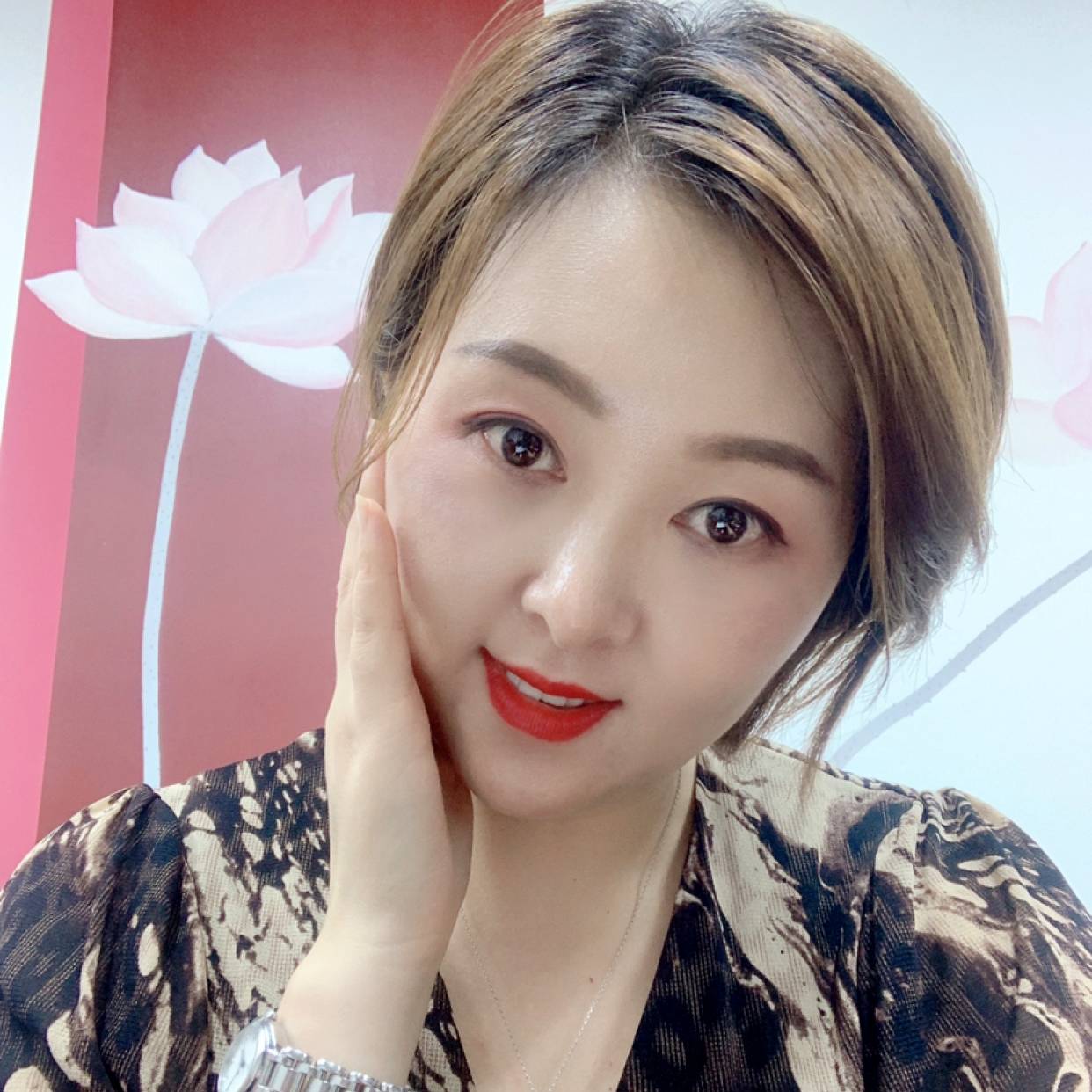 女王停止爱笑的照片