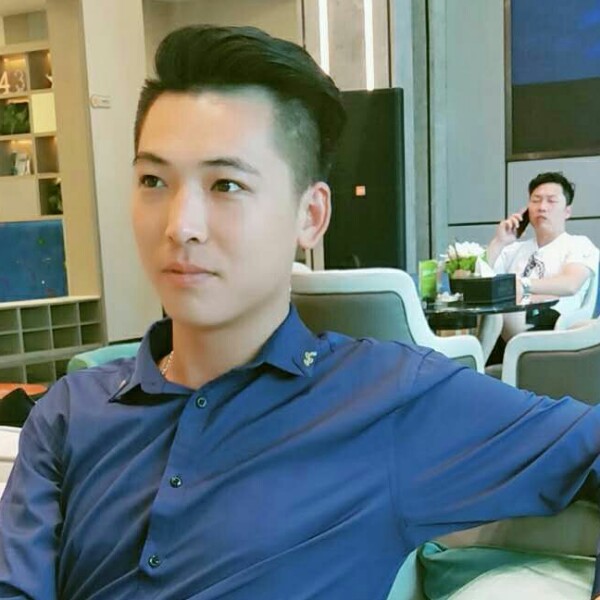 爱需要的是付出。的照片