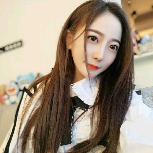 笑点低深拥黛儿的照片