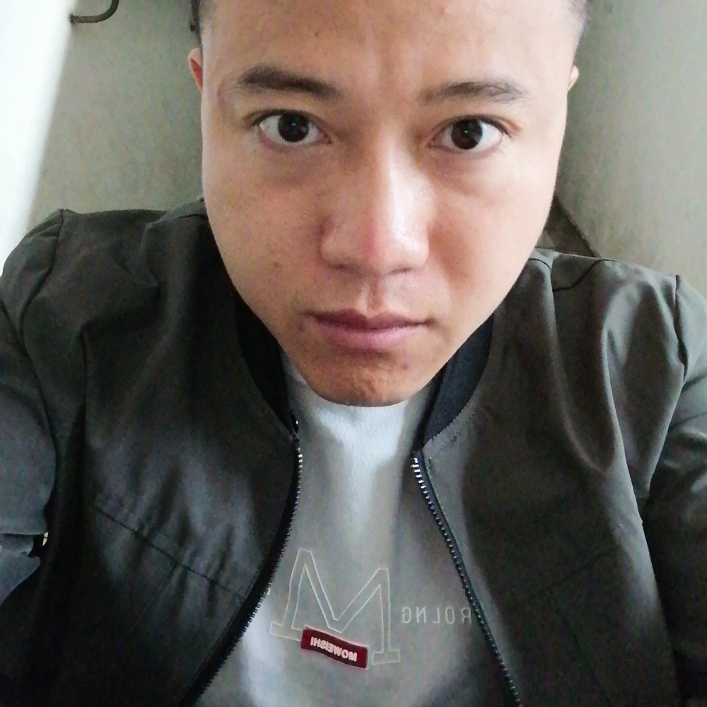 蜗牛与黄鹂鸟儿的照片