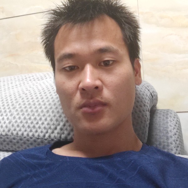 无垠蹁跹火车的照片