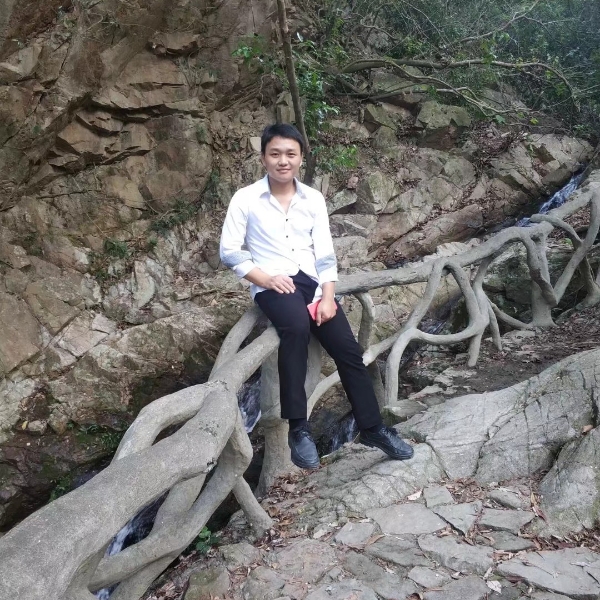 龙军奇的照片