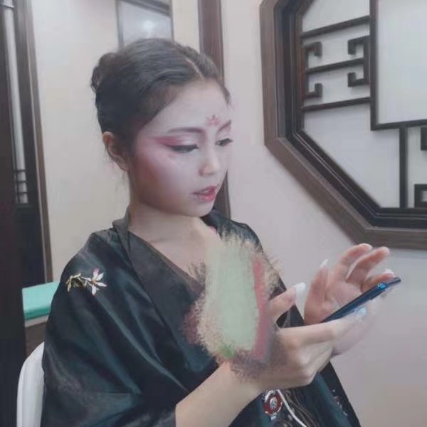 绝影泪了碧蓝的照片
