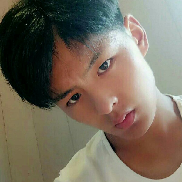 最@tom.c终的照片