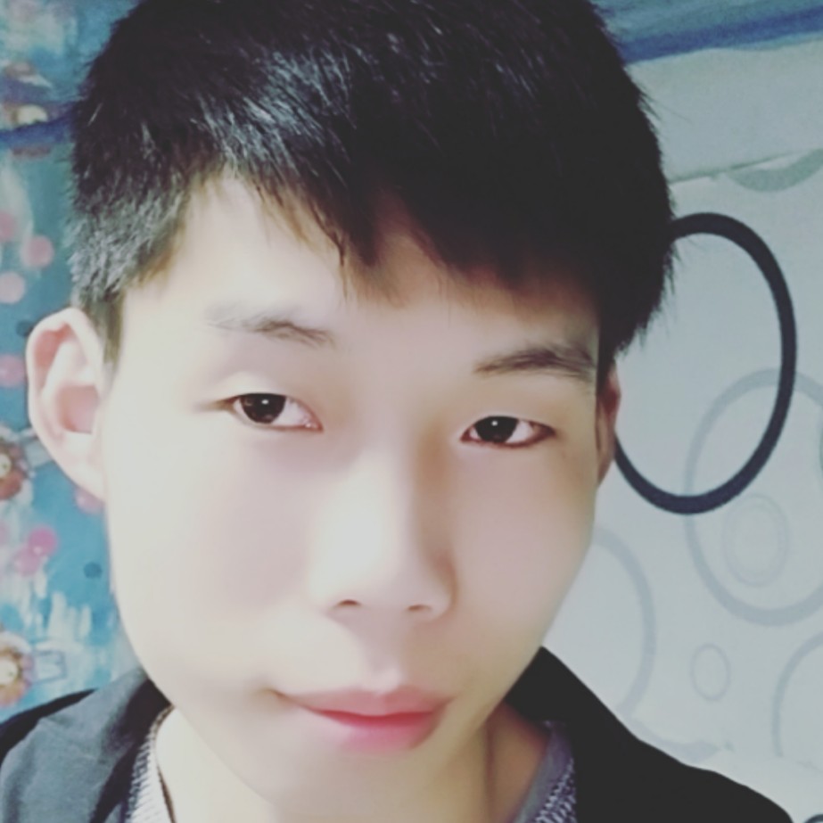 米尼少年的照片